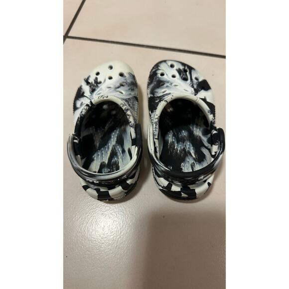 Crocs toddler C6 black and white shoes - Picture 6 of 11